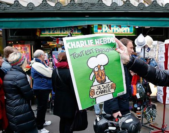 Με τη δημοσίευση νέων σκίτσων του Μωάμεθ  επανακυκλοφόρεί η Charlie Hebdo