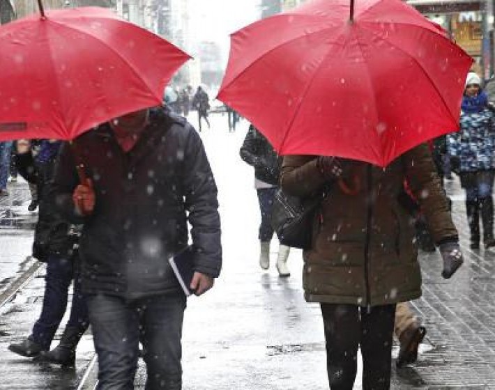 Χιονόπτωση και κατακόρυφη πτώση της θερμοκρασίας στην Κρήτη