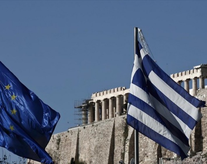 Τζούλιο Σαπέλι:  «Η Ευρώπη εγκαταλείπει τη λιτότητα χάρη στην Ελλάδα»