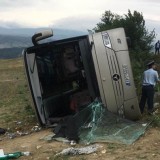 Ανετράπη λεωφορείο που μετέφερε μαθητές στις Σέρρες