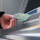 Απο 1η Ιουνίου υποχρεωτικά μέσω τραπεζών οι μισθοί στον ιδιωτικό τομέα