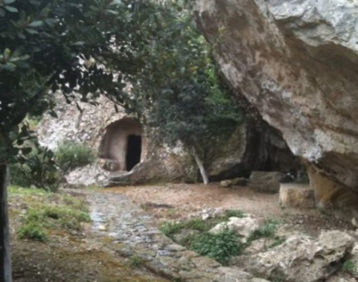 Άγιος Θωμάς – Η ιστορία του χωριού της Κρήτης που αποτελούσε πύλη του Άδη